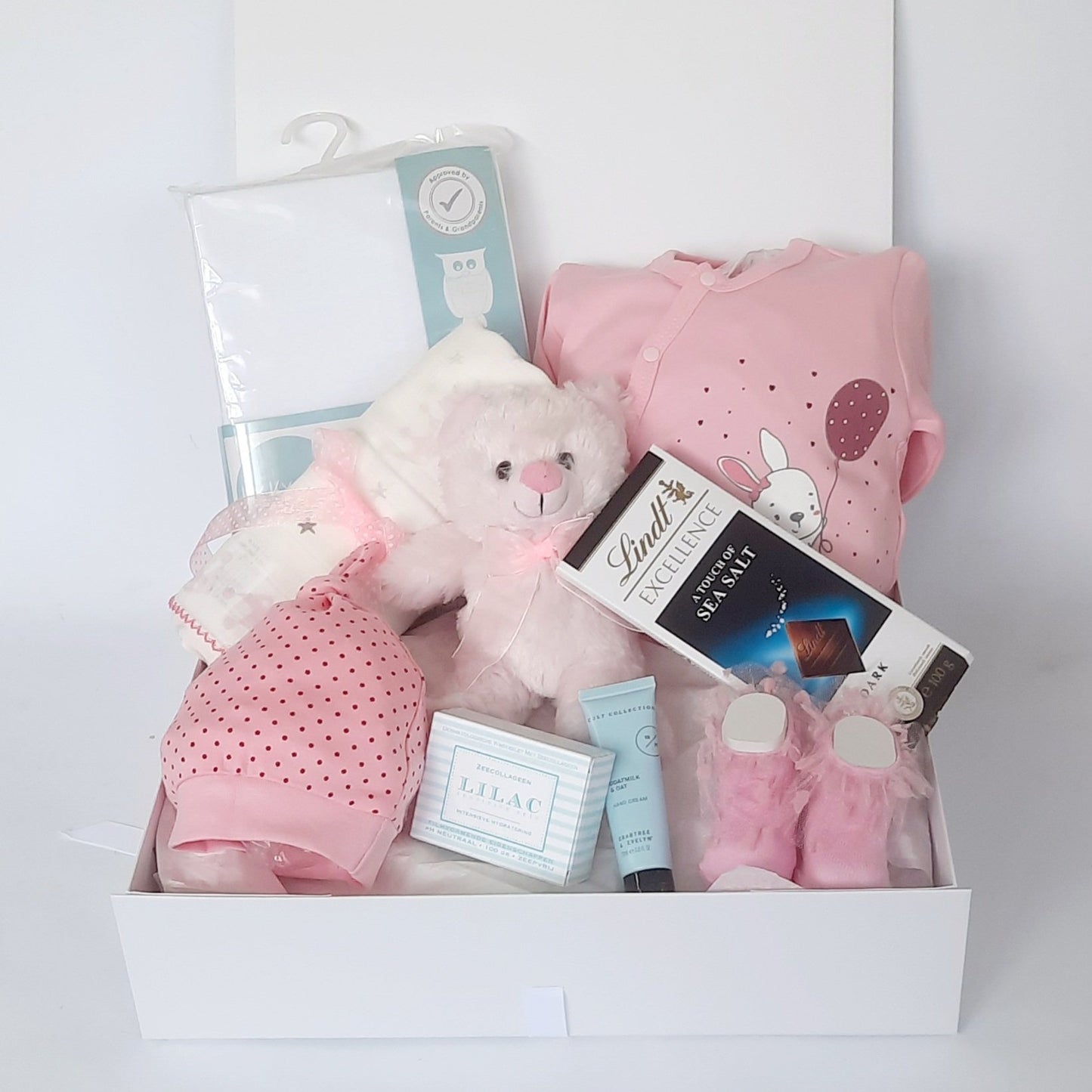 Mum & Baby Girl Newborn Gift Box