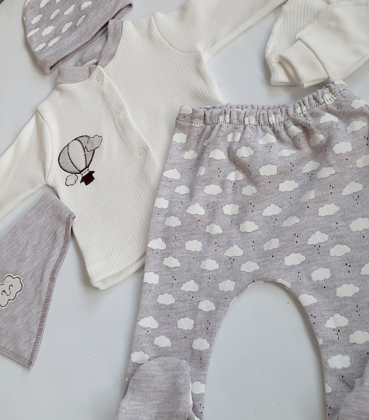 Harry Baby Gift Set in taupe